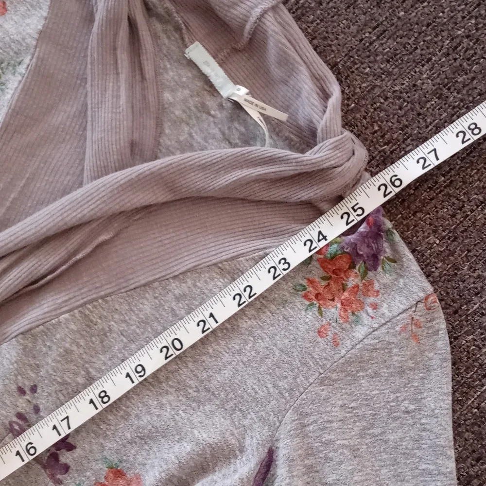 🌸Anthropologie🌸 - Gray Floral Open Front S/S Cardigan Sweater